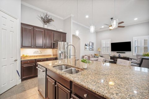 House in Apollo Beach, Florida 3 bedrooms, 166.95 sq.m. № 1751235 - photo 9