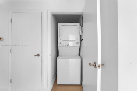 Copropriété à vendre à Miami, Floride: 2 chambres, 115.2 m2 № 1466602 - photo 11