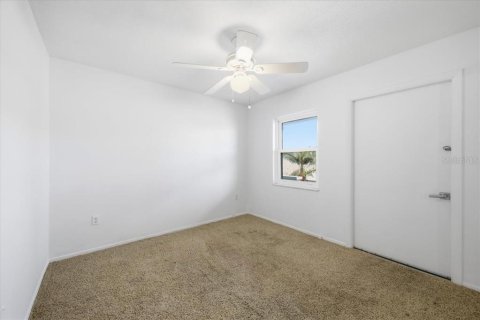 Condo in Bradenton Beach, Florida, 2 bedrooms  № 2124766 - photo 13