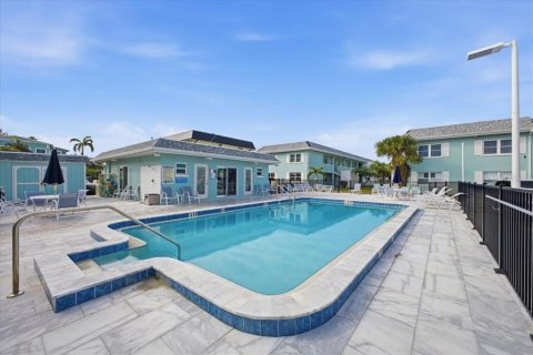 Condo in Bradenton Beach, Florida, 2 bedrooms  № 2124766 - photo 23