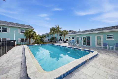 Condo in Bradenton Beach, Florida, 2 bedrooms  № 2124766 - photo 25
