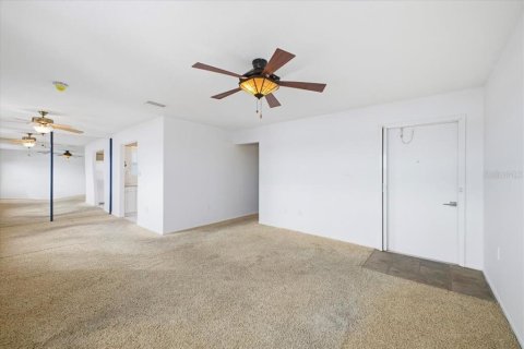 Condo in Bradenton Beach, Florida, 2 bedrooms  № 2124766 - photo 6