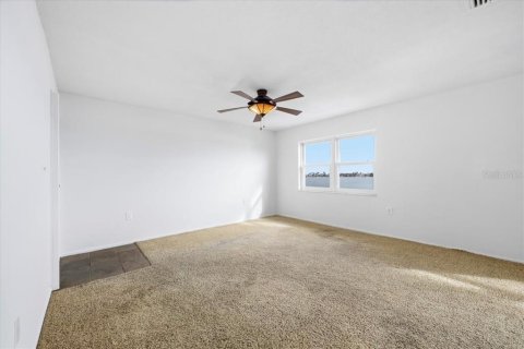 Condo in Bradenton Beach, Florida, 2 bedrooms  № 2124766 - photo 7