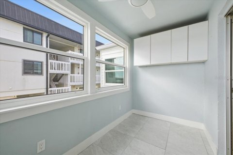 Condo in Bradenton Beach, Florida, 2 bedrooms  № 2124766 - photo 20