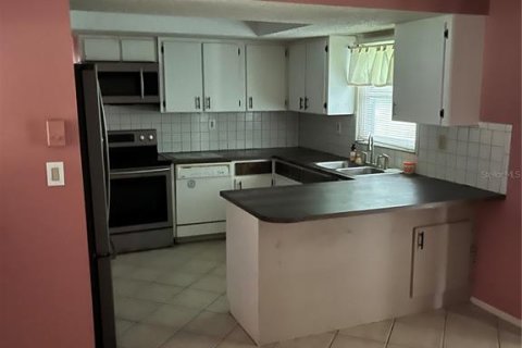 House in Dade City, Florida 3 bedrooms, 165.74 sq.m. № 1871053 - photo 6