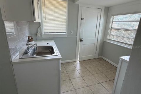 Apartment in Saint Petersburg, Florida 3 bedrooms, 116.13 sq.m. № 2215606 - photo 6