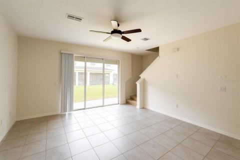 Townhouse in Davenport, Florida 3 bedrooms, 155.43 sq.m. № 2167109 - photo 3