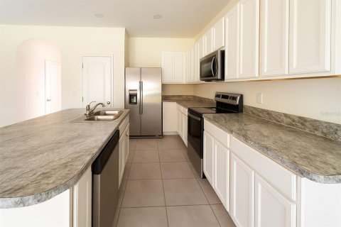 Townhouse in Davenport, Florida 3 bedrooms, 155.43 sq.m. № 2167109 - photo 5