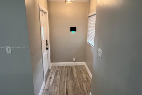 Villa ou maison à vendre à Margate, Floride: 3 chambres, 177.26 m2 № 1983558 - photo 2