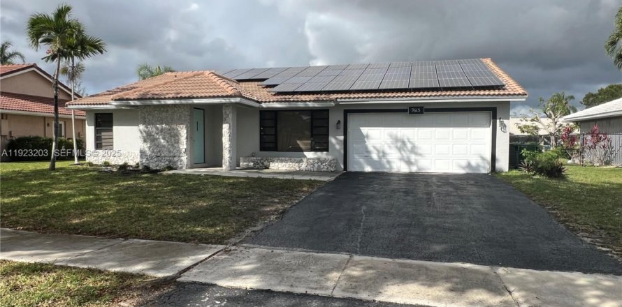 Villa ou maison à Margate, Floride 3 chambres, 177.26 m2 № 1983558