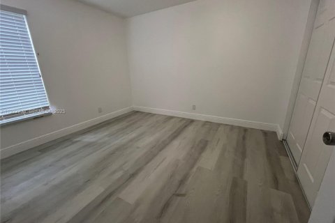 Villa ou maison à vendre à Margate, Floride: 3 chambres, 177.26 m2 № 1983558 - photo 11