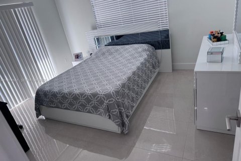 Купить кондоминиум в Хайалиа, Флорида 2 комнаты, 102.75м2, № 2036171 - фото 4