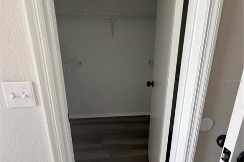 Villa ou maison à louer à Kissimmee, Floride: 2 chambres, 88.44 m2 № 2403007 - photo 11