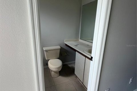 Villa ou maison à louer à Kissimmee, Floride: 2 chambres, 88.44 m2 № 2403007 - photo 12
