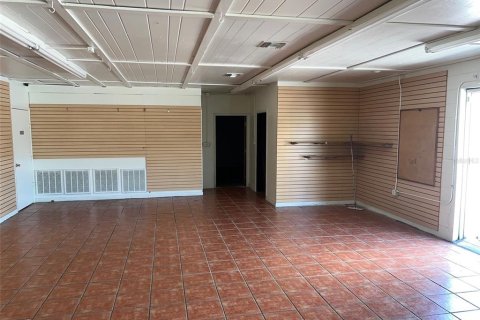 Propiedad comercial en alquiler en Hawthorne, Florida, 770.44 m2 № 1903369 - foto 9