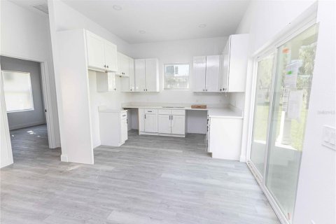 Casa en venta en Lake Panasoffkee, Florida, 3 dormitorios, 98.66 m2 № 1900438 - foto 6