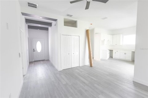 Casa en venta en Lake Panasoffkee, Florida, 3 dormitorios, 98.66 m2 № 1900438 - foto 4