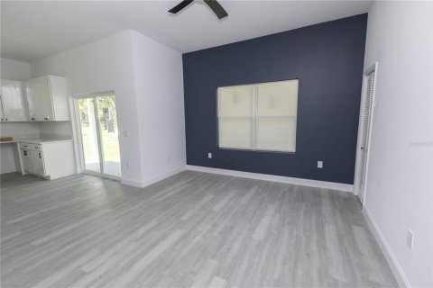Casa en venta en Lake Panasoffkee, Florida, 3 dormitorios, 98.66 m2 № 1900438 - foto 5
