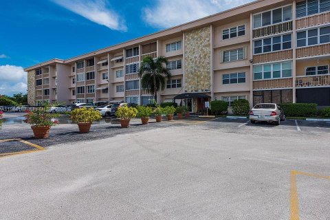 Condominio en Hallandale Beach, Florida, 1 dormitorio  № 2021958