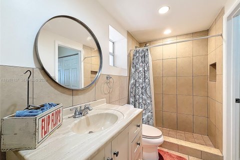 Condominio en venta en Hallandale Beach, Florida, 1 dormitorio, 71.53 m2 № 2021958 - foto 13