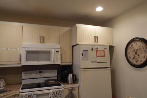 Condominio en venta en Hallandale Beach, Florida, 1 dormitorio, 71.53 m2 № 2021958 - foto 2