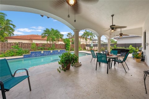 House in Miami Lakes, Florida 5 bedrooms, 315.12 sq.m. № 1929632 - photo 30