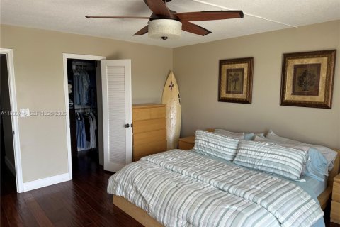 Townhouse in Hallandale Beach, Florida 3 bedrooms, 169.45 sq.m. № 2067531 - photo 16