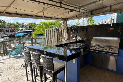 Townhouse in Hallandale Beach, Florida 3 bedrooms, 169.45 sq.m. № 2067531 - photo 11