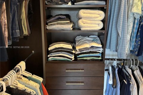 Townhouse in Hallandale Beach, Florida 3 bedrooms, 169.45 sq.m. № 2067531 - photo 28