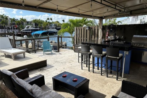 Townhouse in Hallandale Beach, Florida 3 bedrooms, 169.45 sq.m. № 2067531 - photo 3