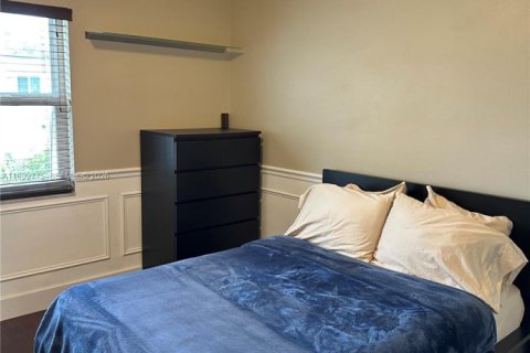 Townhouse in Hallandale Beach, Florida 3 bedrooms, 169.45 sq.m. № 2067531 - photo 21