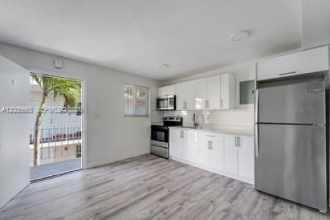 Apartment in Miami, Florida 2 bedrooms № 2069657