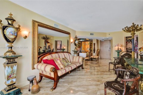 Купить кондоминиум в Санни-Айлс-Бич, Флорида 1 спальня, 117.06м2, № 2065833 - фото 24