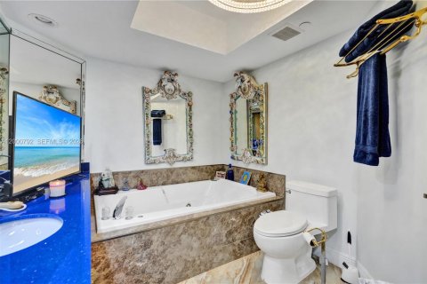 Купить кондоминиум в Санни-Айлс-Бич, Флорида 1 спальня, 117.06м2, № 2065833 - фото 7