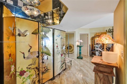 Купить кондоминиум в Санни-Айлс-Бич, Флорида 1 спальня, 117.06м2, № 2065833 - фото 30