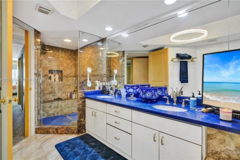 Купить кондоминиум в Санни-Айлс-Бич, Флорида 1 спальня, 117.06м2, № 2065833 - фото 8
