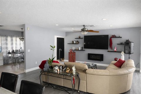 Casa en venta en Land O' Lakes, Florida, 3 dormitorios, 154.5 m2 № 2219258 - foto 4