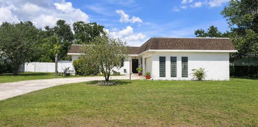 Casa en Land O' Lakes, Florida 3 dormitorios, 154.5 m2 № 2219258