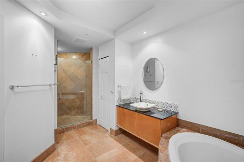 Condo in Osprey, Florida, 3 bedrooms  № 604138 - photo 16