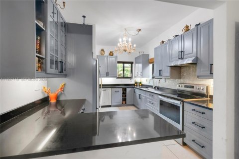 Купить виллу или дом в Норт-Майами, Флорида 3 спальни, 156.63м2, № 1986047 - фото 13