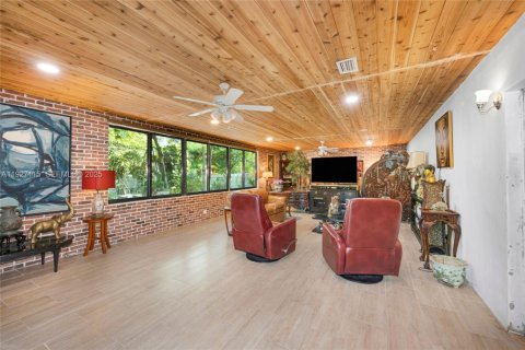 Купить виллу или дом в Норт-Майами, Флорида 3 спальни, 156.63м2, № 1986047 - фото 4