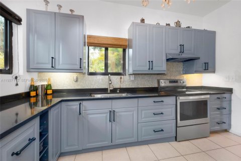 Купить виллу или дом в Норт-Майами, Флорида 3 спальни, 156.63м2, № 1986047 - фото 12