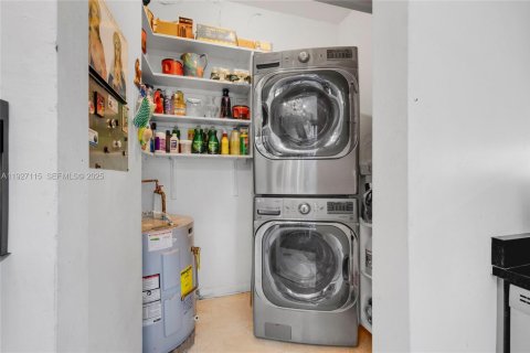 Купить виллу или дом в Норт-Майами, Флорида 3 спальни, 156.63м2, № 1986047 - фото 29