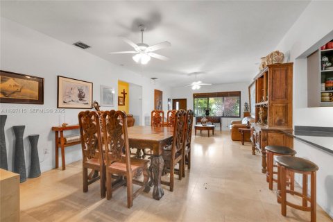 Купить виллу или дом в Норт-Майами, Флорида 3 спальни, 156.63м2, № 1986047 - фото 17