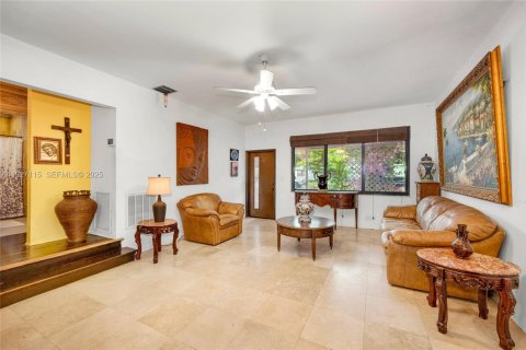 Купить виллу или дом в Норт-Майами, Флорида 3 спальни, 156.63м2, № 1986047 - фото 7