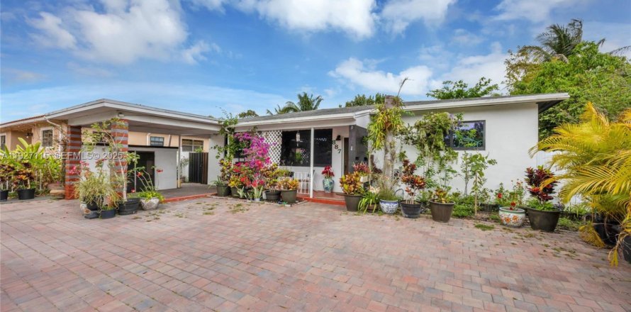 Дом в Норт-Майами, Флорида 3 спальни, 156.63м2 № 1986047