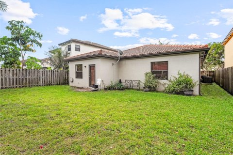 Купить виллу или дом в Катлер-Бей, Флорида 4 спальни, 175.03м2, № 2045940 - фото 12