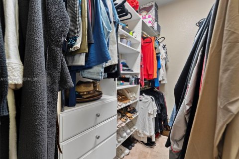 Купить виллу или дом в Катлер-Бей, Флорида 4 спальни, 175.03м2, № 2045940 - фото 23