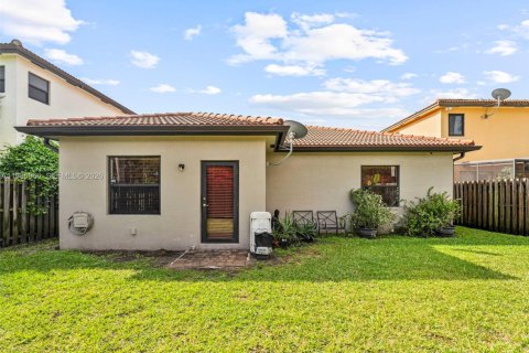 Купить виллу или дом в Катлер-Бей, Флорида 4 спальни, 175.03м2, № 2045940 - фото 29