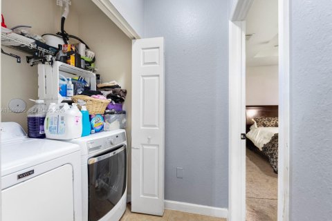 Купить виллу или дом в Катлер-Бей, Флорида 4 спальни, 175.03м2, № 2045940 - фото 24